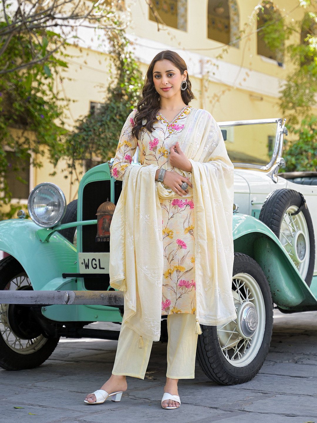

Peachmode Women Floral Printed Regular Thread Work Pure Cotton Kurta with Trousers & With Dupatta, Yellow