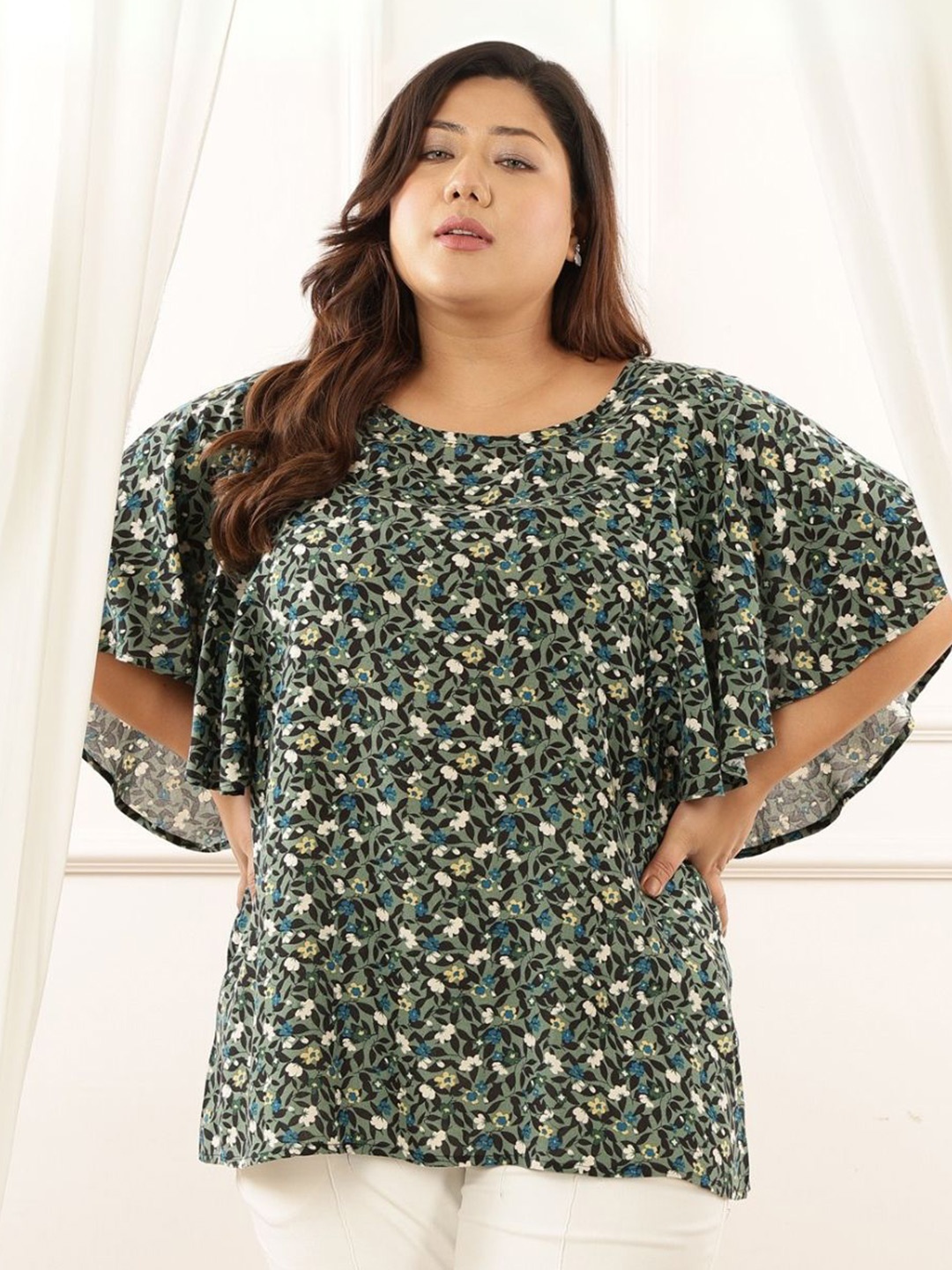 

Amydus Plus Size Floral Flare Top, Olive