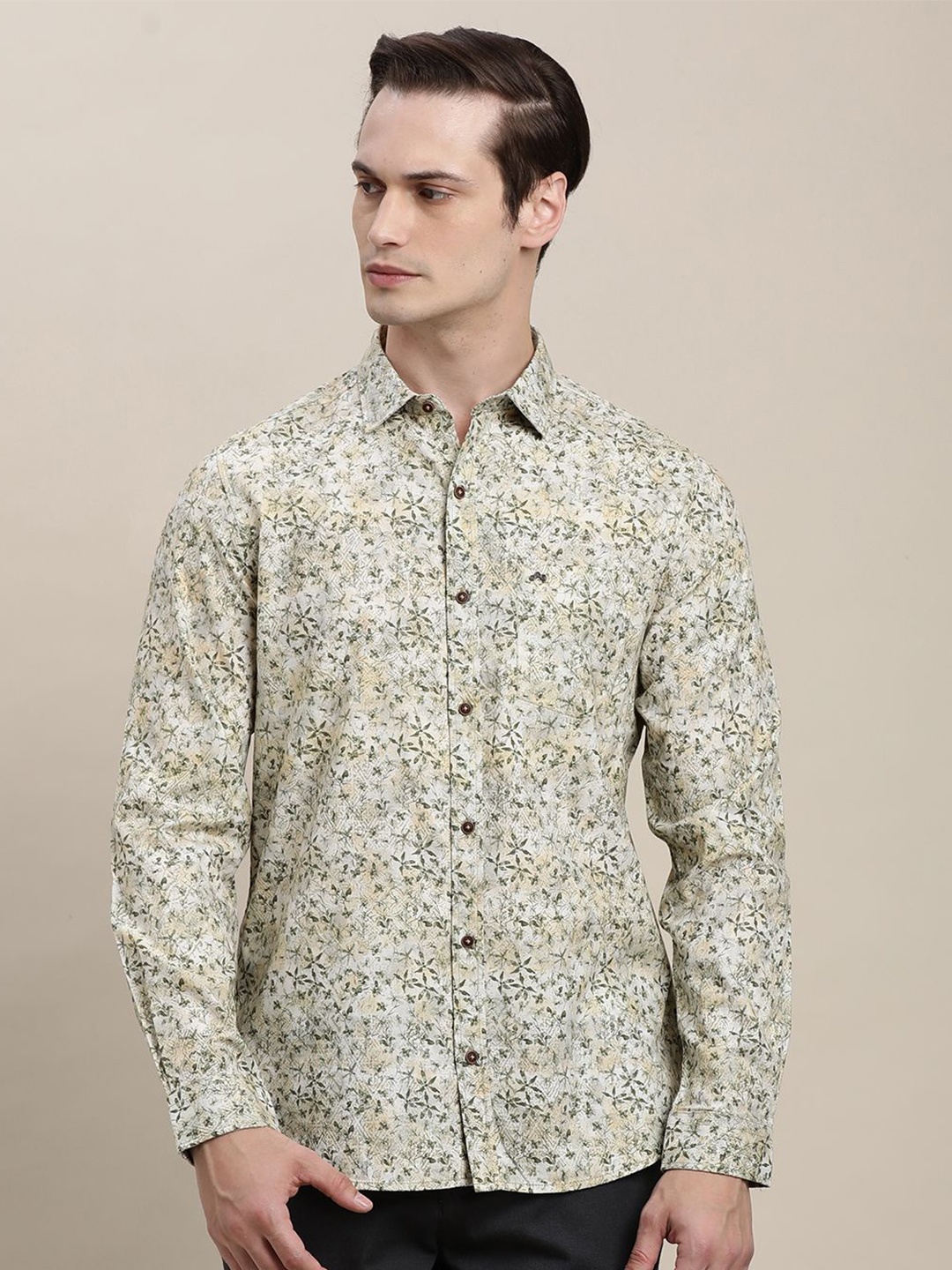 

Turtle Men Relaxed Slim Fit Opaque Printed Casual Shirt, Brown