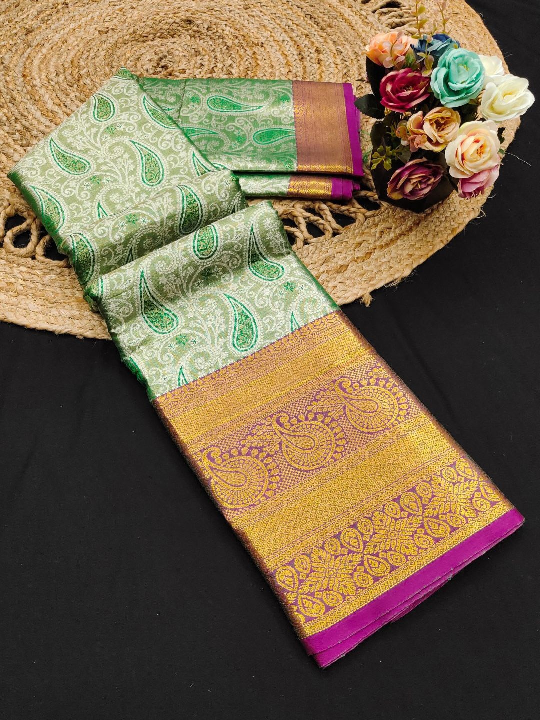 

SILKWEAR Woven Design Zari Pure Silk Kanjeevaram Saree, Green