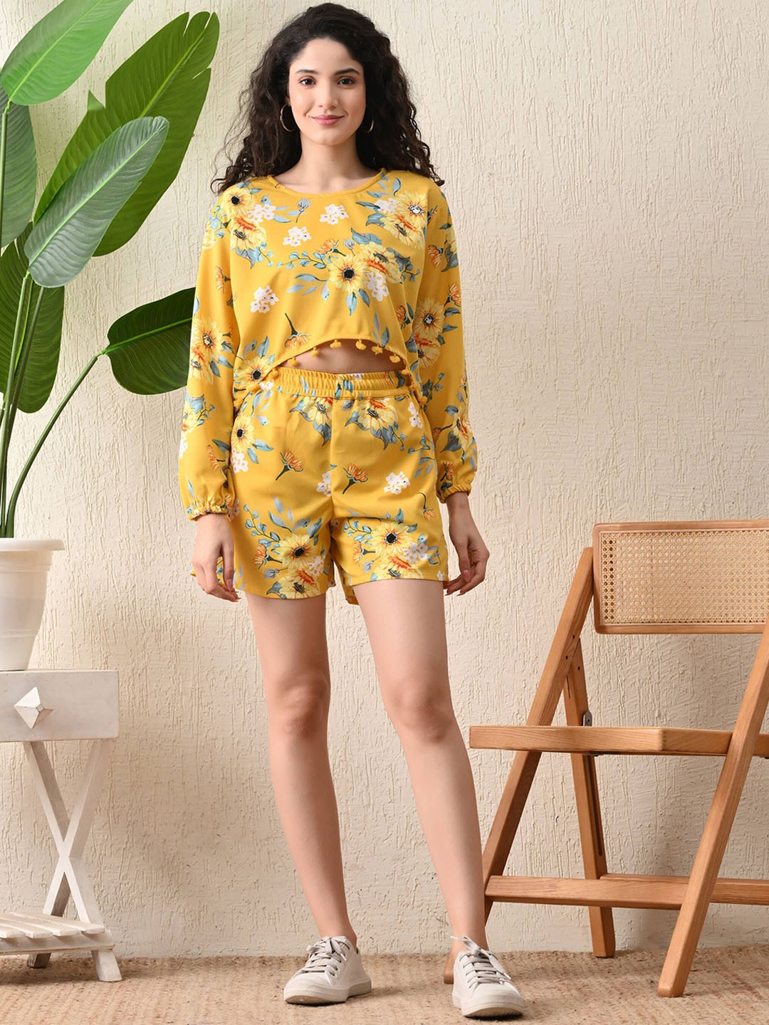 

FLYING FEST Printed Top With Shorts Co-Ords, Yellow