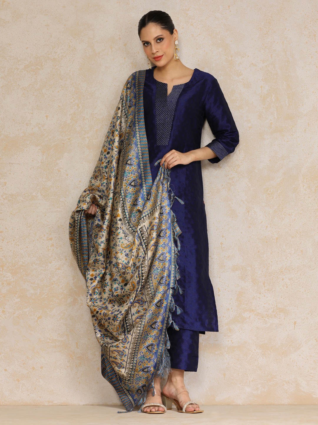 

Varanga Women Regular Kurta with Trousers & With Dupatta, Navy blue
