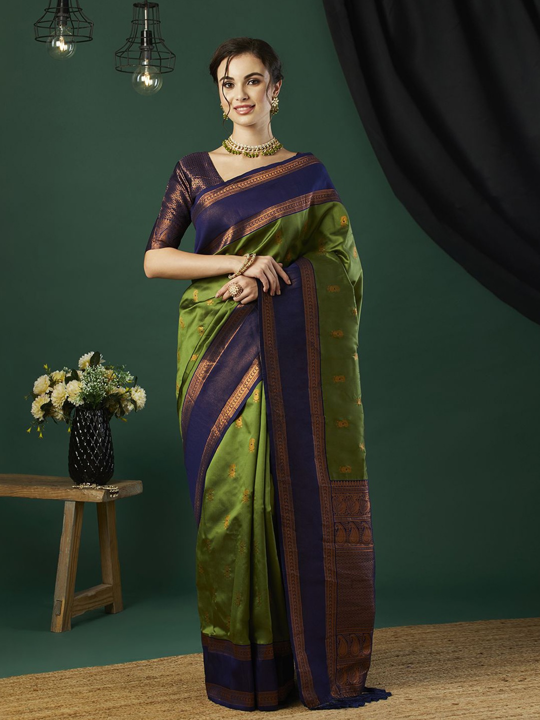 

HERE&NOW Woven Design Zari Pure Silk Banarasi Saree, Green