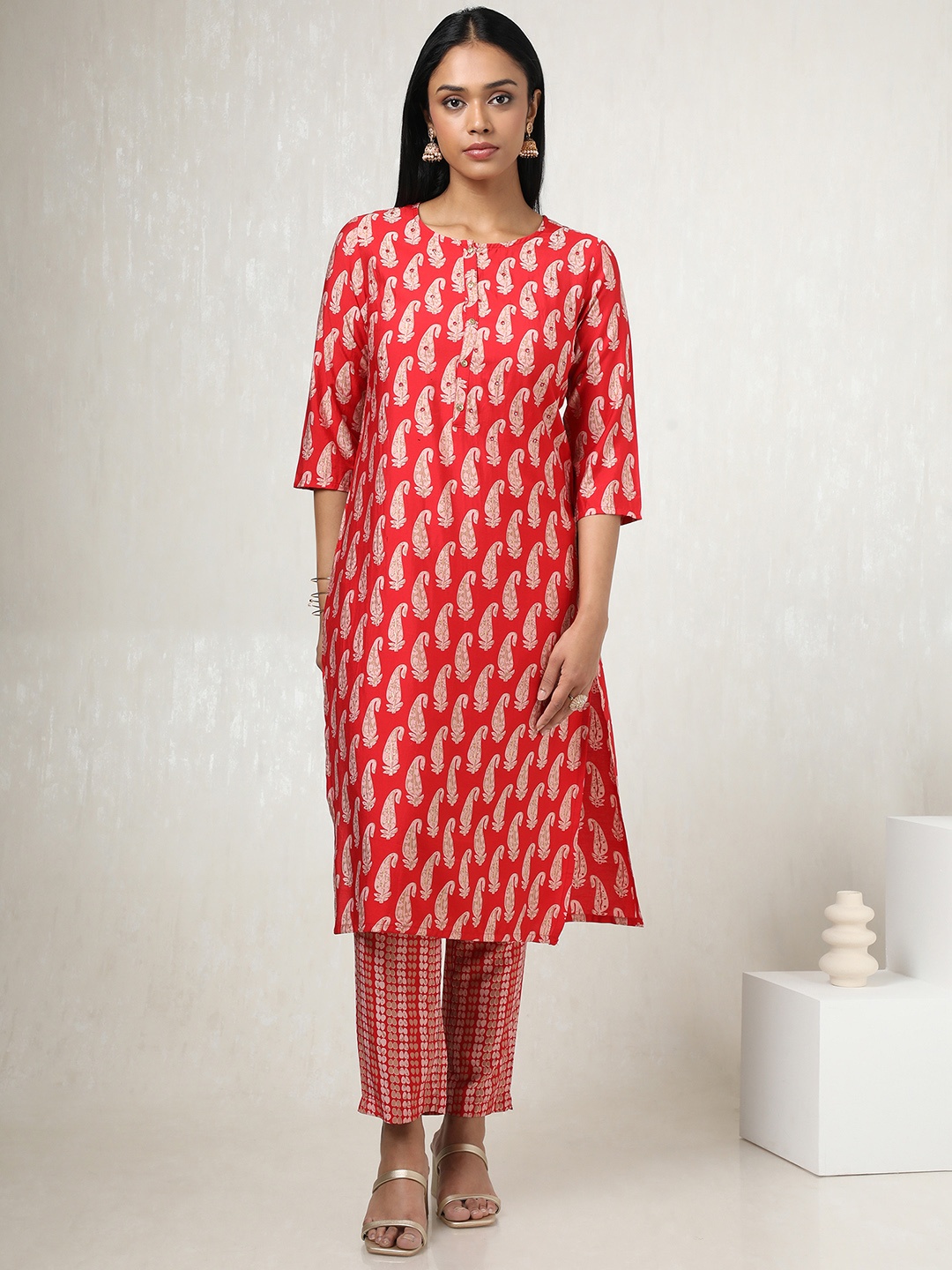 

Soch Women Paisley Printed Regular Kurta with Trousers, Red