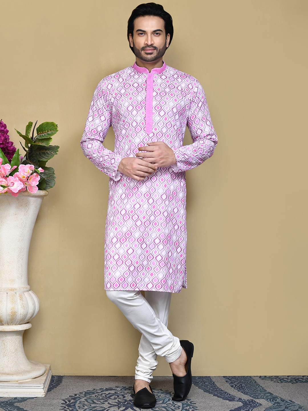 

RANAK Men Ethnic Motifs Embroidered Regular Pure Cotton Kurta with Pyjamas, Pink