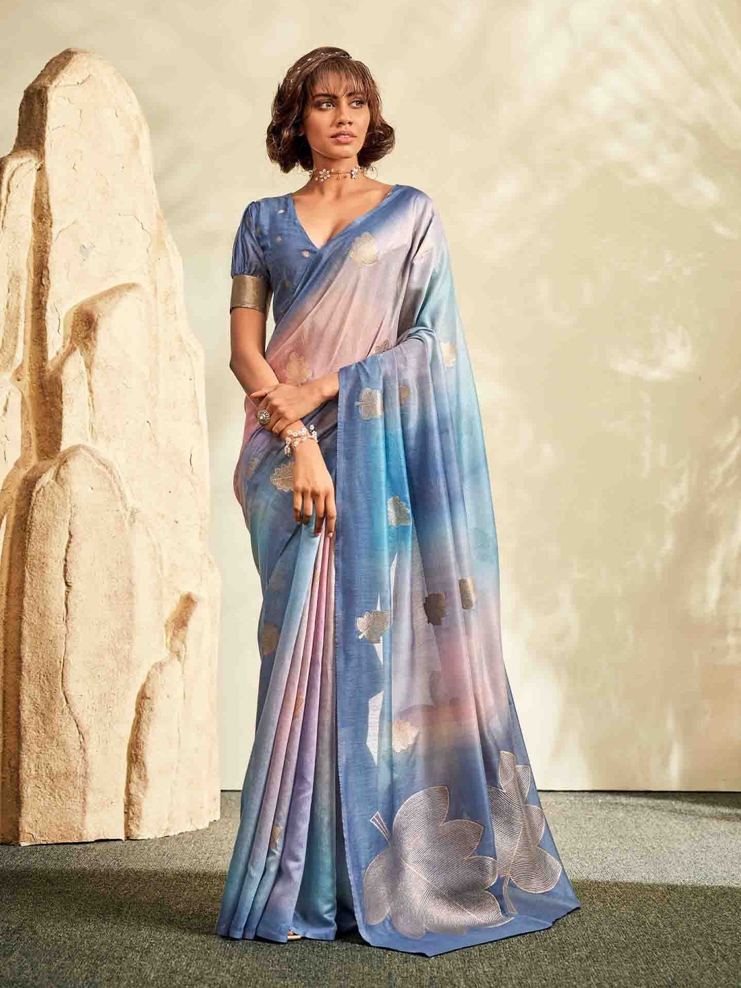 

Blissta Woven Design Zari Silk Blend Saree, Blue