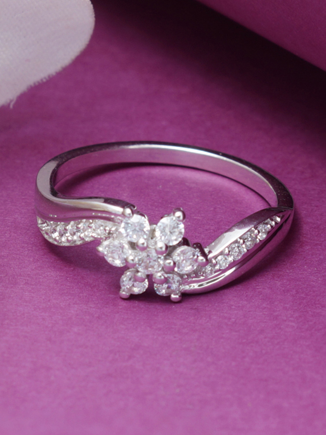 

Tuanz Silver Jewelry 925 Sterling Silver Rhodium-Plated Cubic Zirconia-Studded Finger Ring