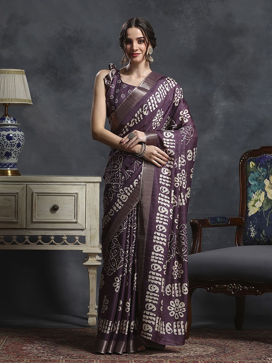 

Mitera Ethnic Motifs Silk Blend Sungudi Saree, Purple