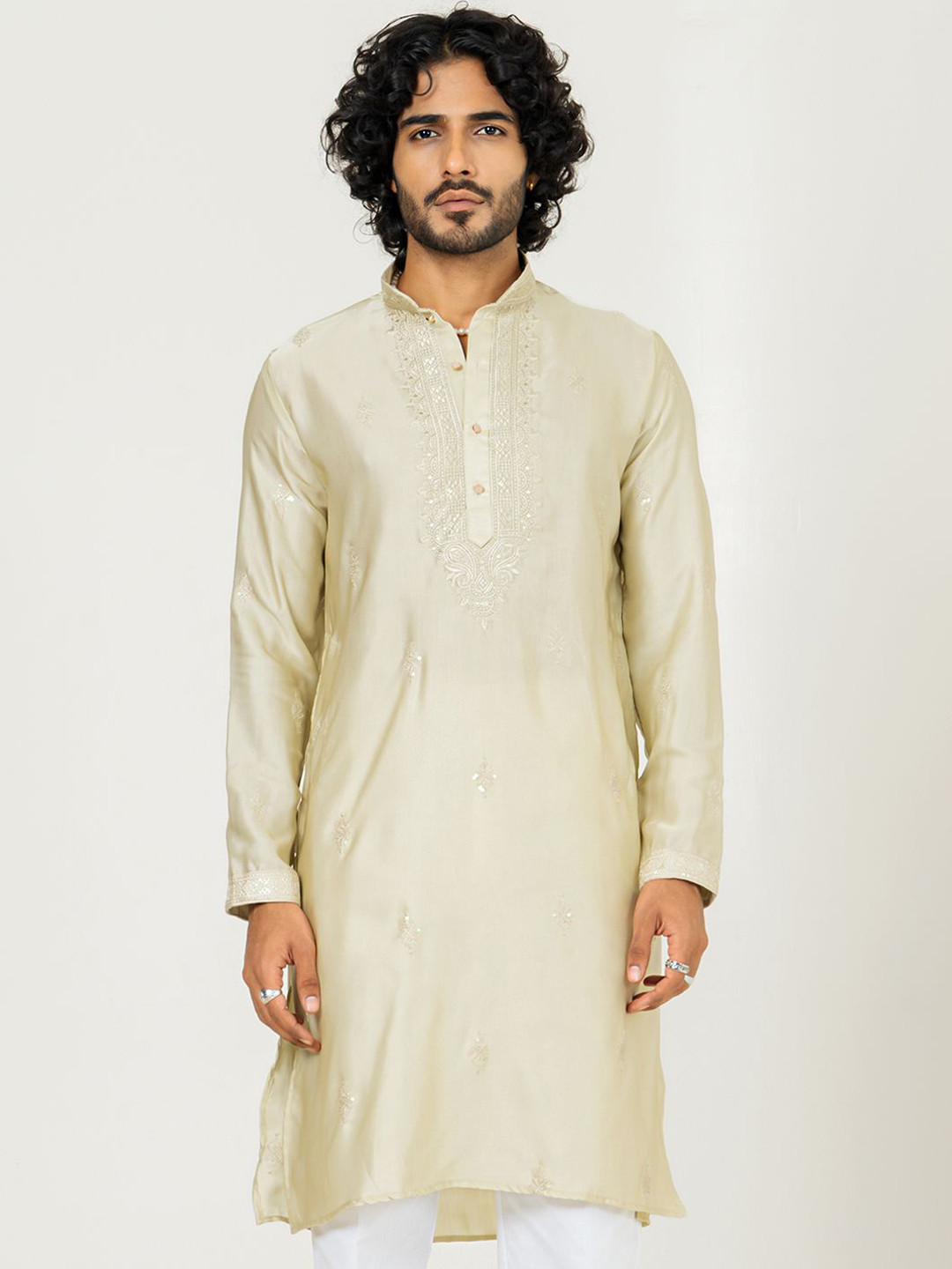 

Tistabene Yoke Design Embroidered Mandarin Collar Silk Thread Work Handloom Straight Kurta, Cream