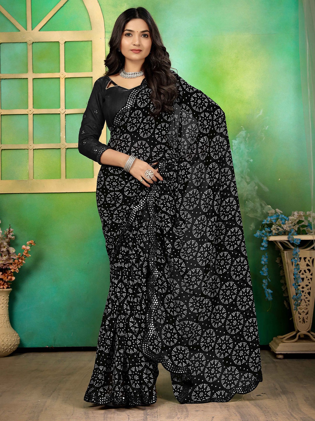 

NEGRONI Bandhani Mirror Work Poly Georgette Bandhani Saree, Black