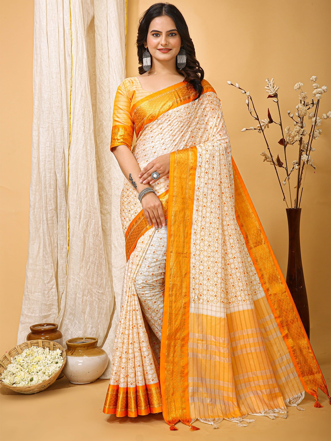 

HI FI NX Ethnic Motifs Zari Pure Cotton Banarasi Saree, White