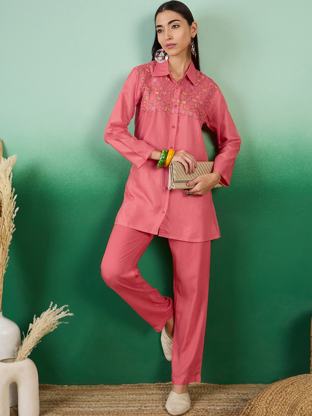 

Sangria Embroidered Three-Quarter Sleeves Shirt With Trouser, Red