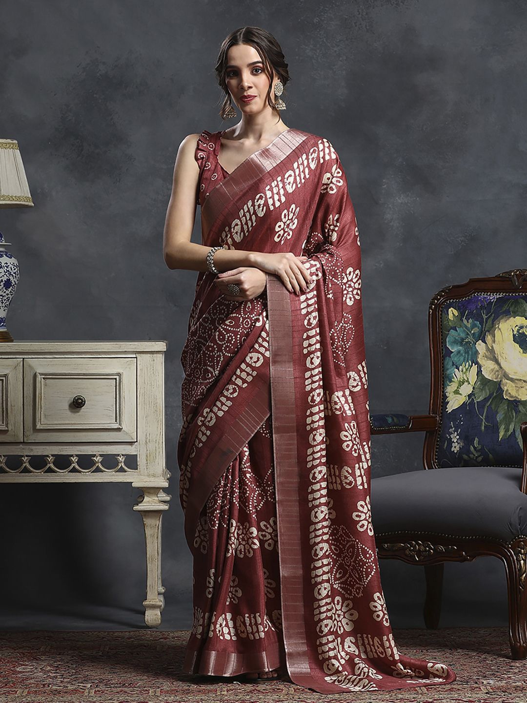

Mitera Ethnic Motifs Silk Blend Sungudi Saree, Rust