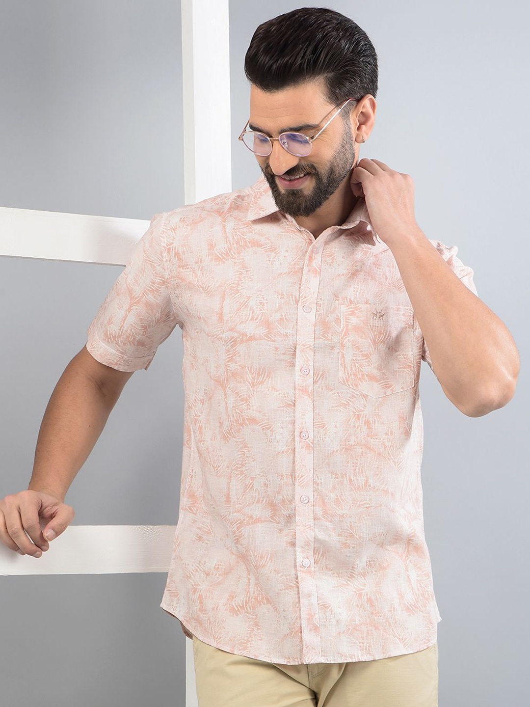 

Crimsoune Club Men Classic Slim Fit Floral Opaque Printed Casual Shirt, Peach