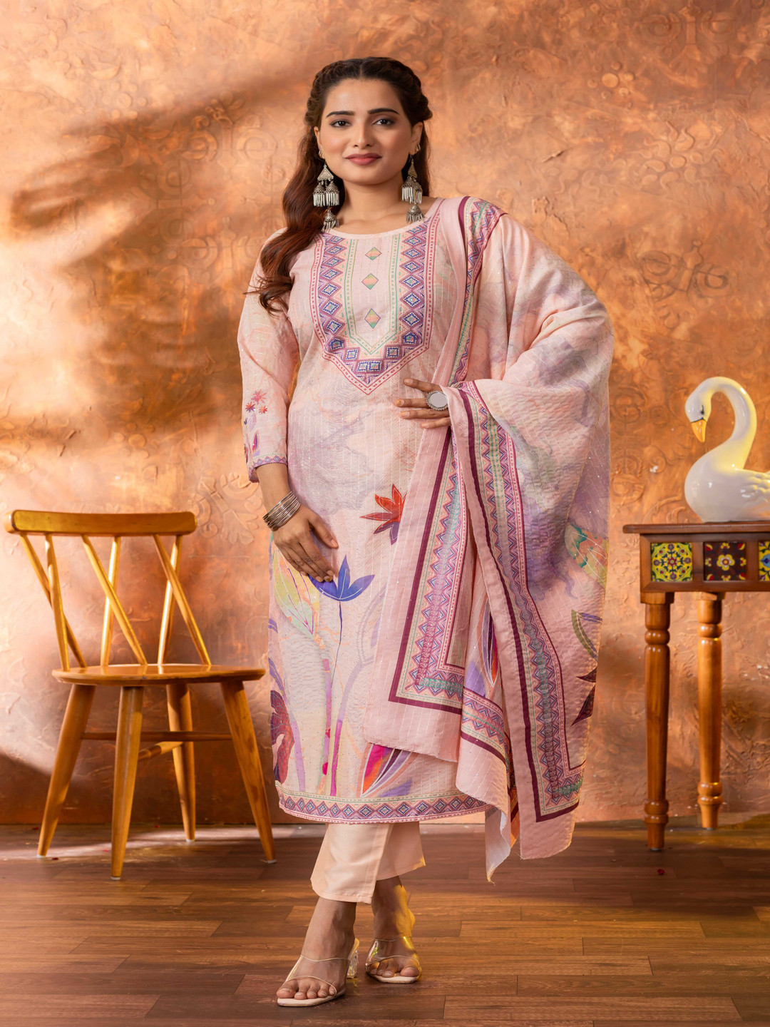 

Choice 4 Women Women Floral Printed Regular Thread Work Kurta with Trousers & With Dupatta, Pink