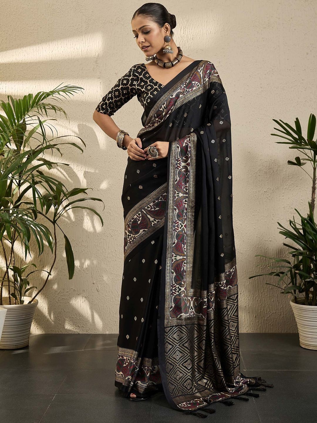 

Mitera Ethnic Motifs Poly Georgette Banarasi Saree, Black