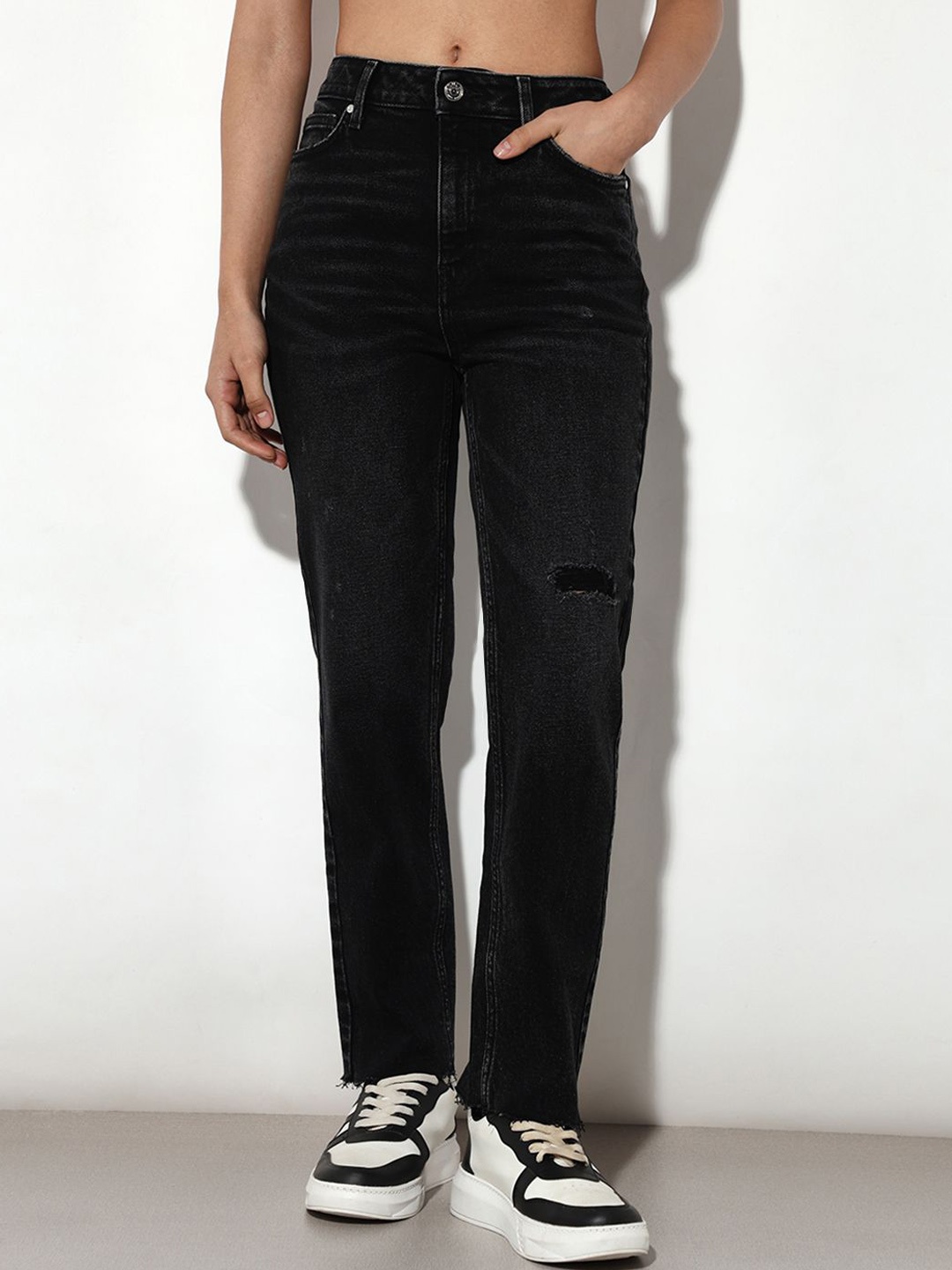 

ONLY Women Straight Fit High-Rise Mildly Distressed Heavy Fade Stretchable Jeans, Black