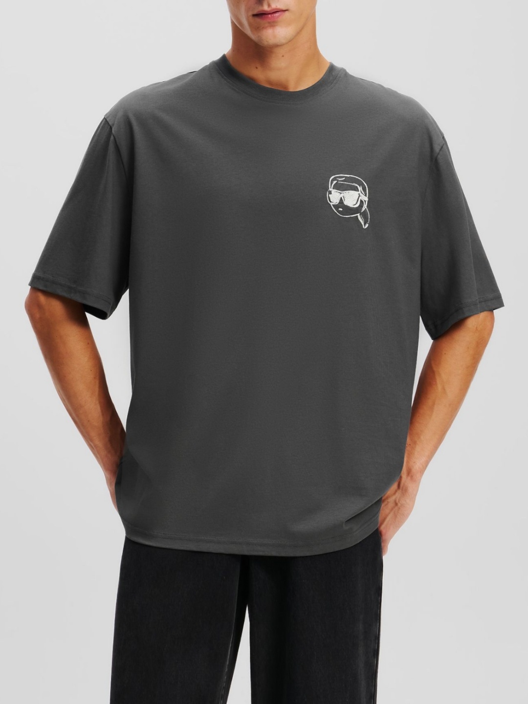 

Karl Lagerfeld Men Drop-Shoulder Sleeves Pockets T-shirt, Grey