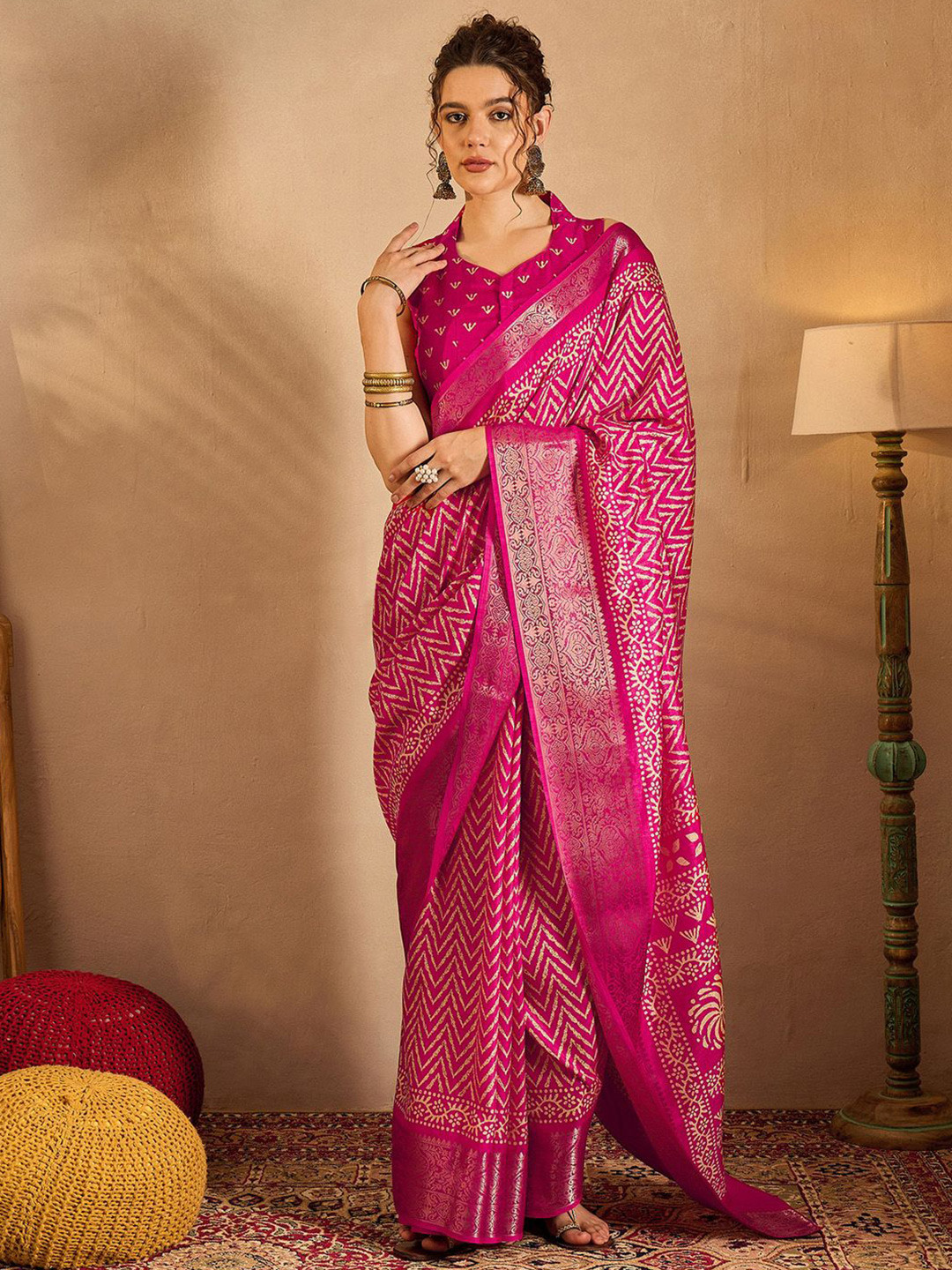 

Mitera Ethnic Motifs Zari Silk Blend Sungudi Saree, Pink