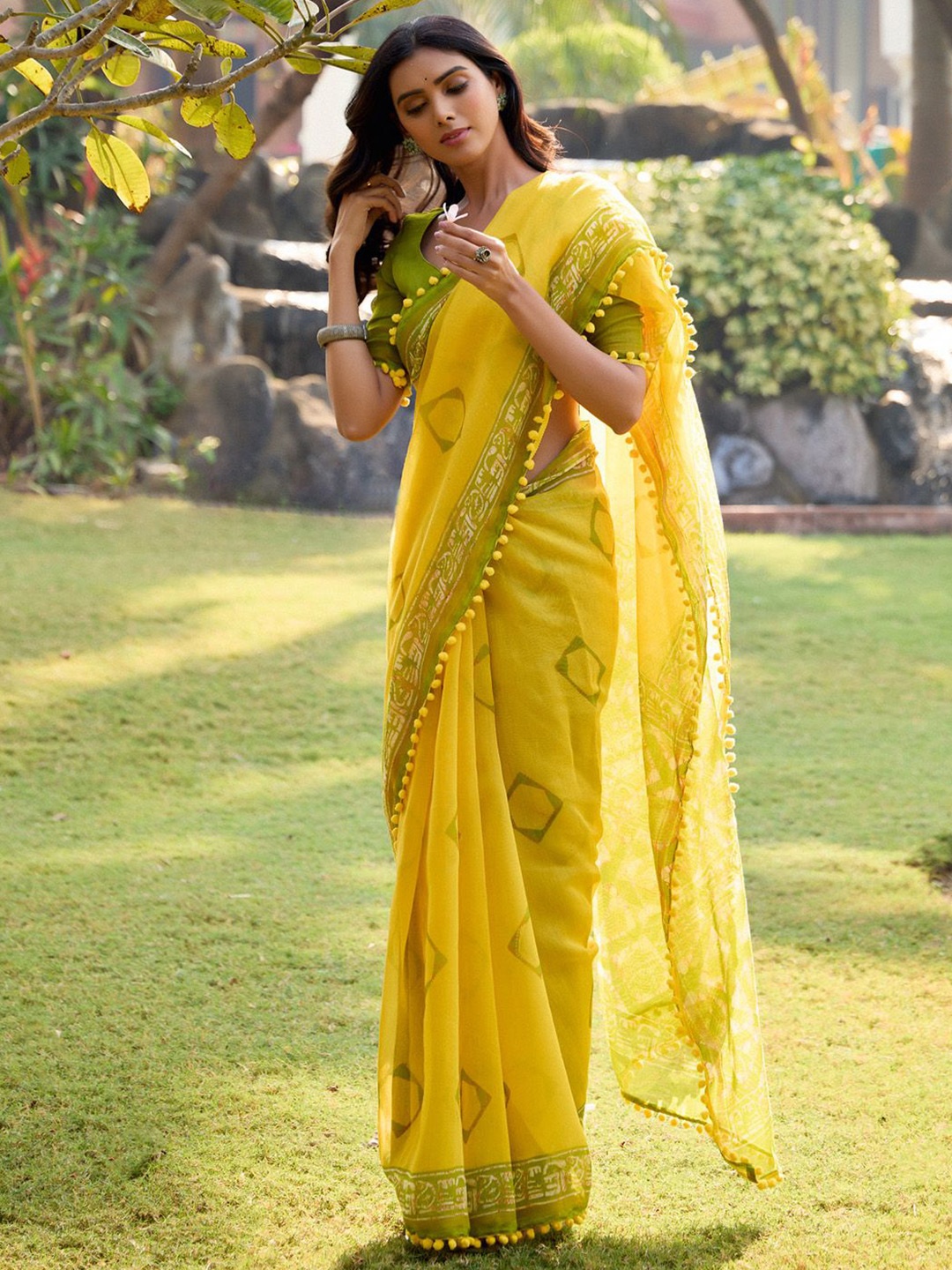

Mitera Pure Cotton Block Print Saree, Yellow