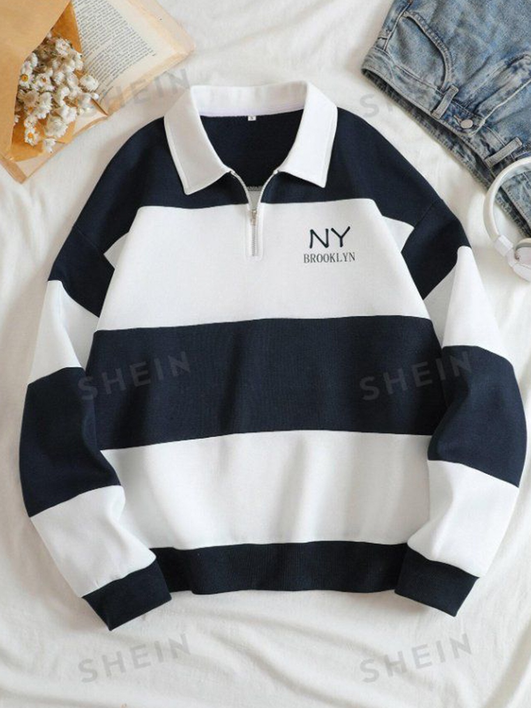 

AVEJO Men Colourblocked Sweatshirt, Navy blue