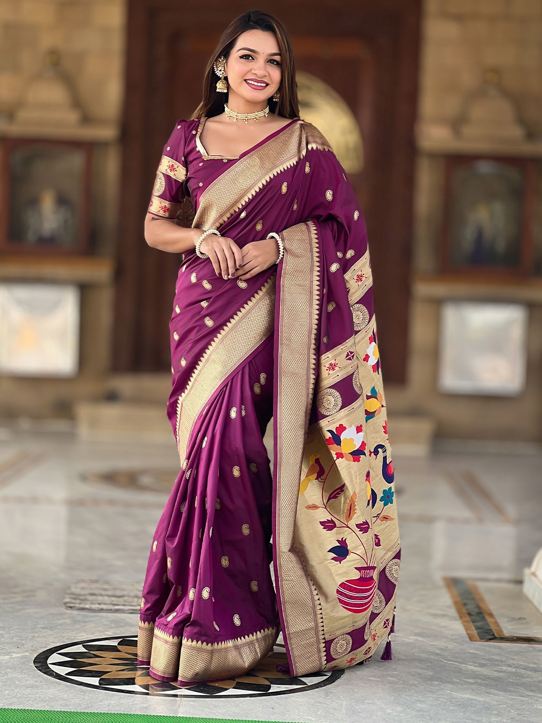 

Ekta Textiles Woven Design Zari Pure Silk Paithani Saree, Burgundy