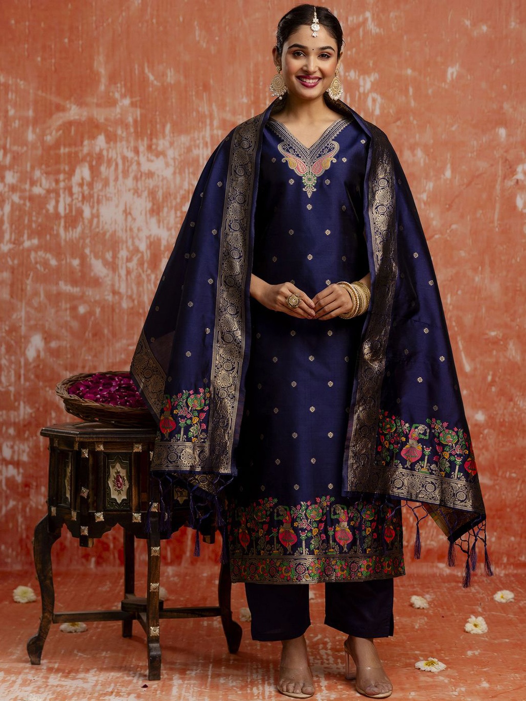 

VredeVogel Women Embroidered Regular Kurta with Trousers & With Dupatta, Blue