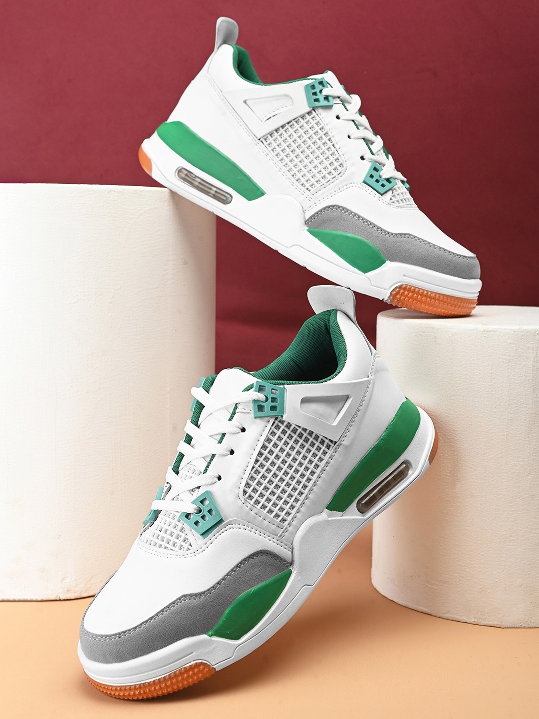 

Fashion Victim Men Colourblocked Sneakers, Green