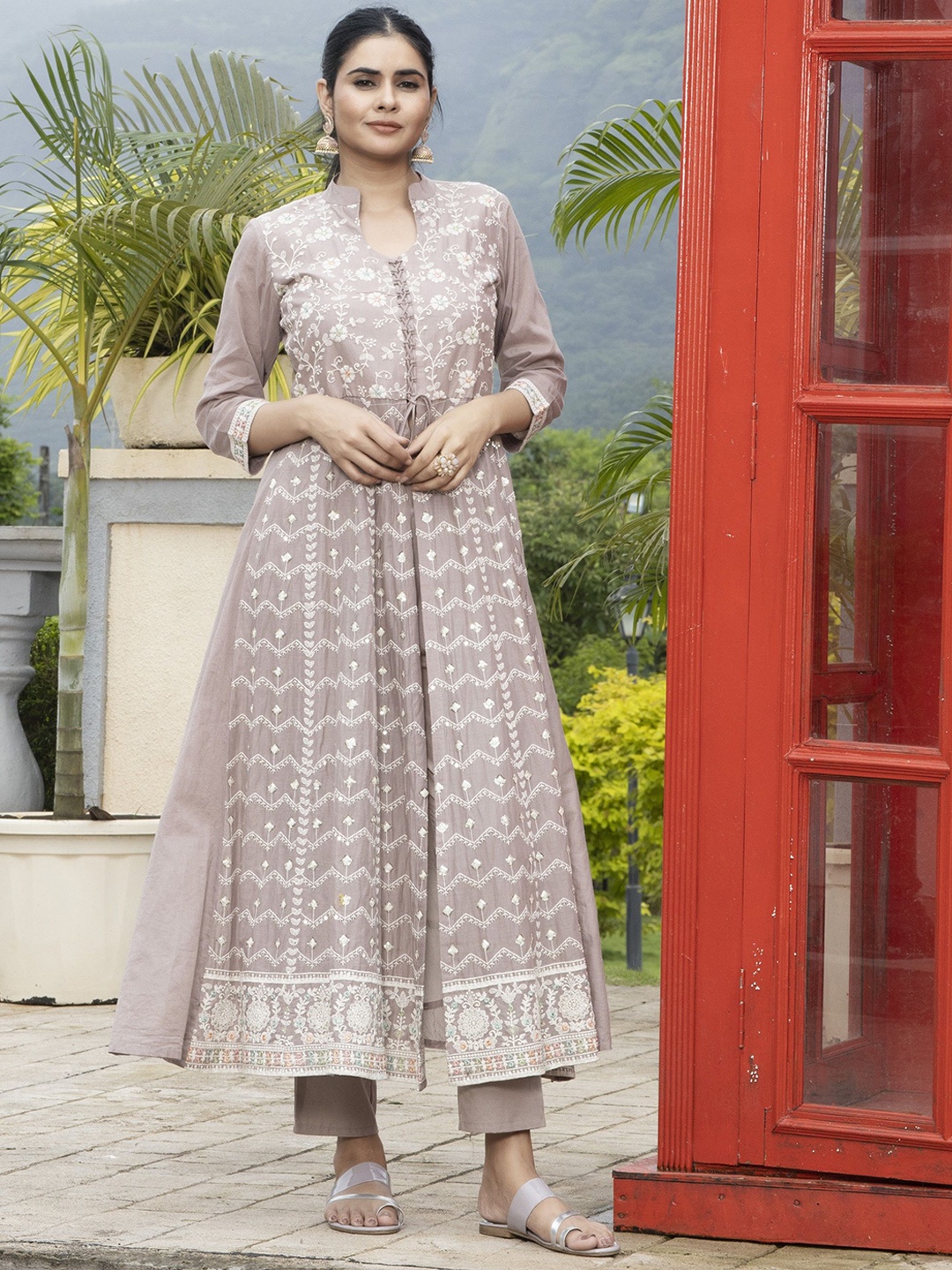 

Glomee Women Ethnic Motifs Embroidered Layered Sequinned Pure Cotton Kurta with Trousers, Beige