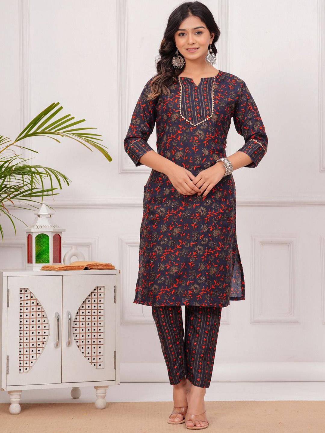 

Moda Rapido Women Printed Regular Kurta with Trousers, Black