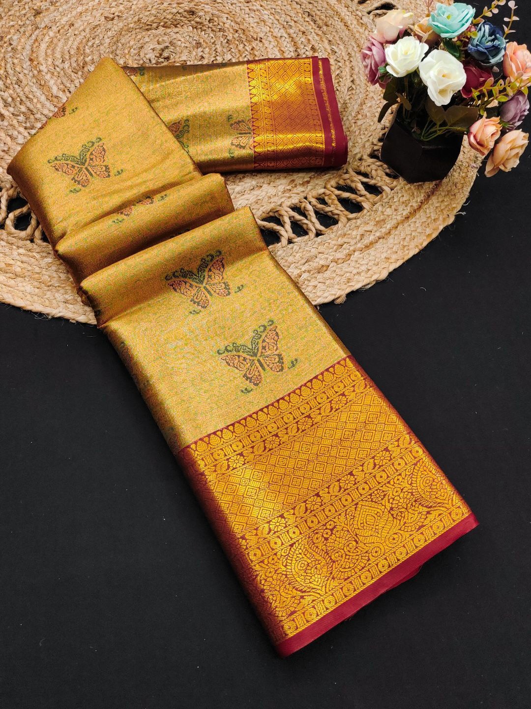 

SILKWEAR Ethnic Motifs Zari Pure Silk Kanjeevaram Saree, Black