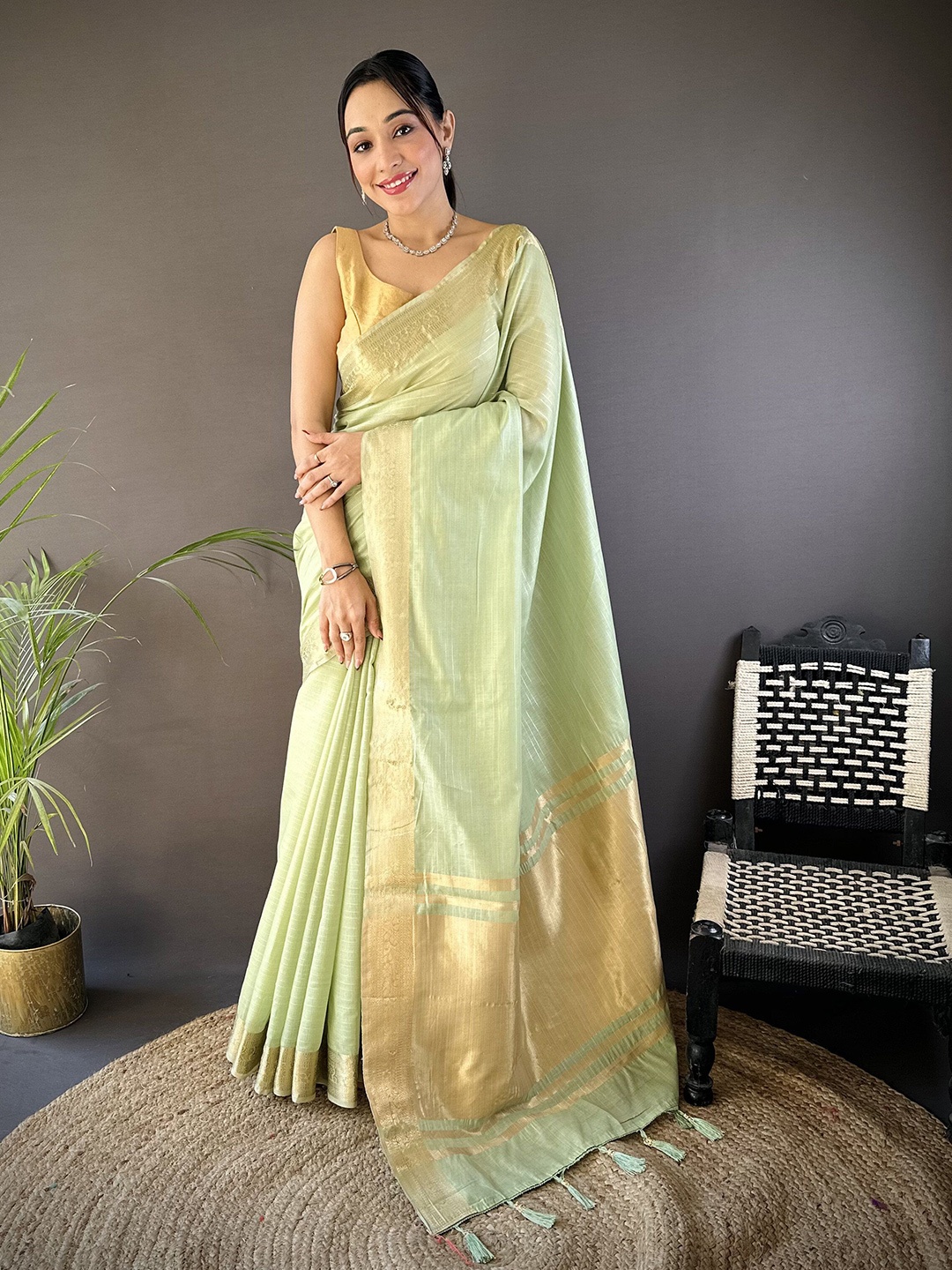 

NIWAA Woven Design Zari Pure Cotton Banarasi Saree, Sea green