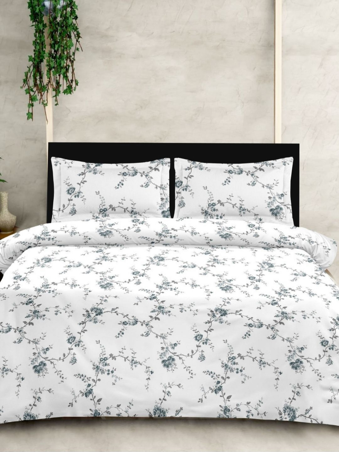

Sleeping Owls- because your sleep matters White & Blue Floral 210 TC King Bedsheet with 2 Pillow Covers