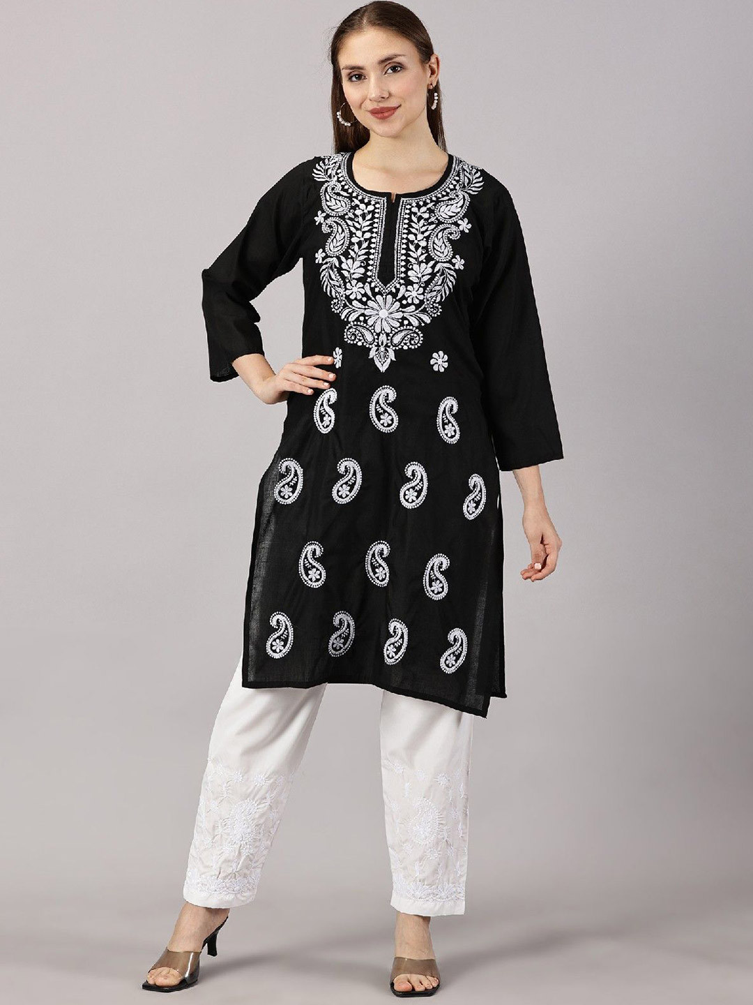 

Fashionable Chikan Handikraft Paisley Embroidered Chikankari Cotton Straight Kurta, Black