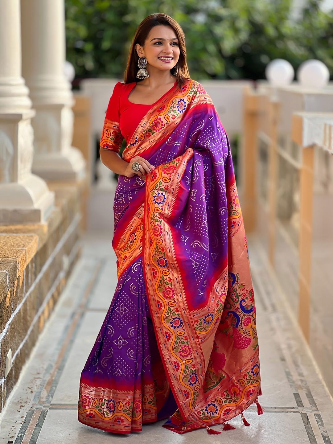 

Divyadham Textiles Woven Design Zari Pure Silk Bandhani Saree, Violet