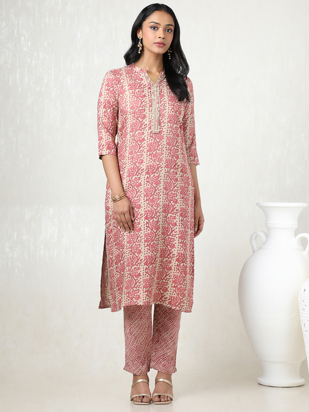 

Soch Women Bandhani Printed Regular Gotta Patti Kurta with Trousers, Pink