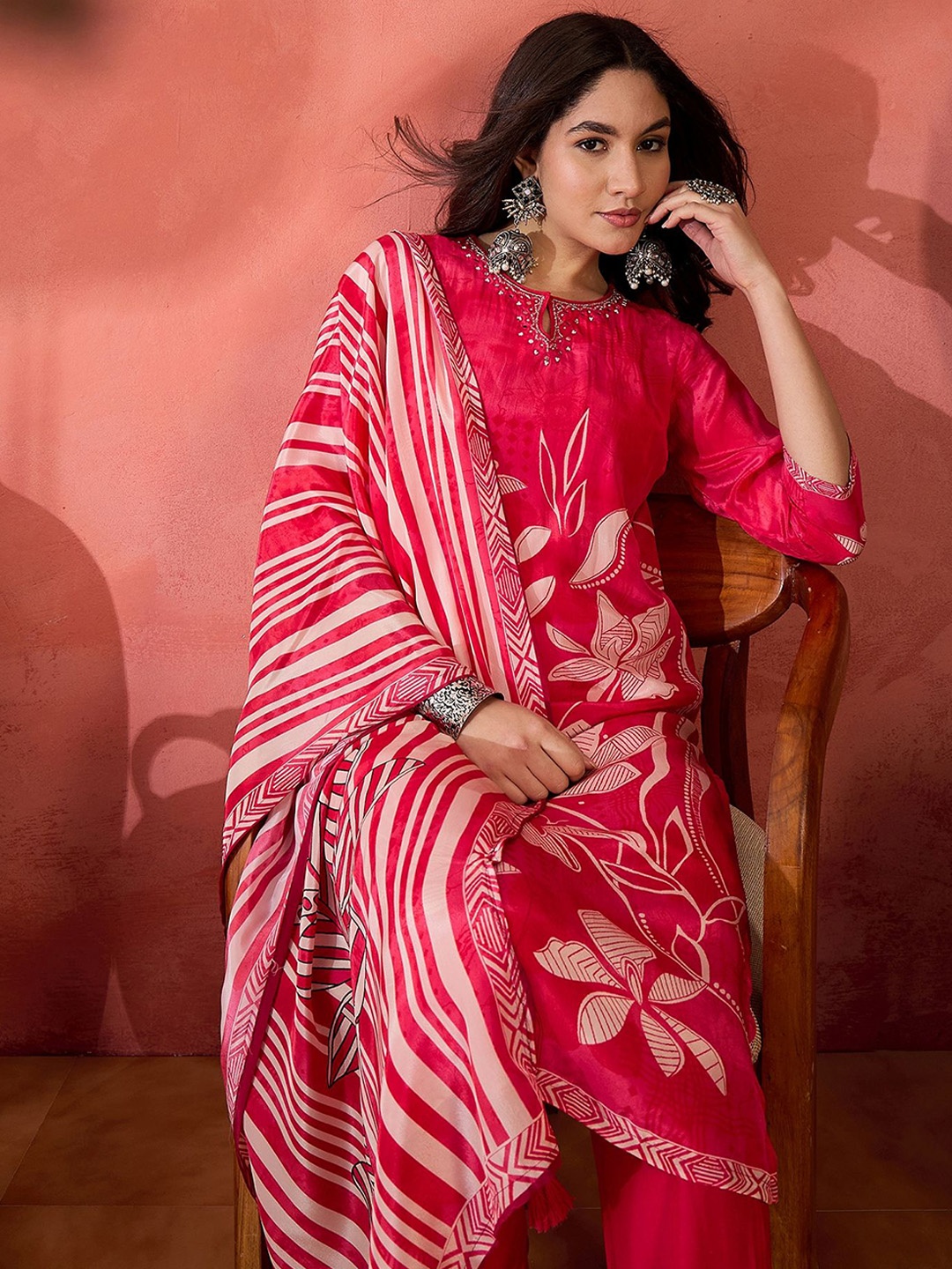 

Sangria Floral Printed Kurta & Trousers With Dupatta, Peach