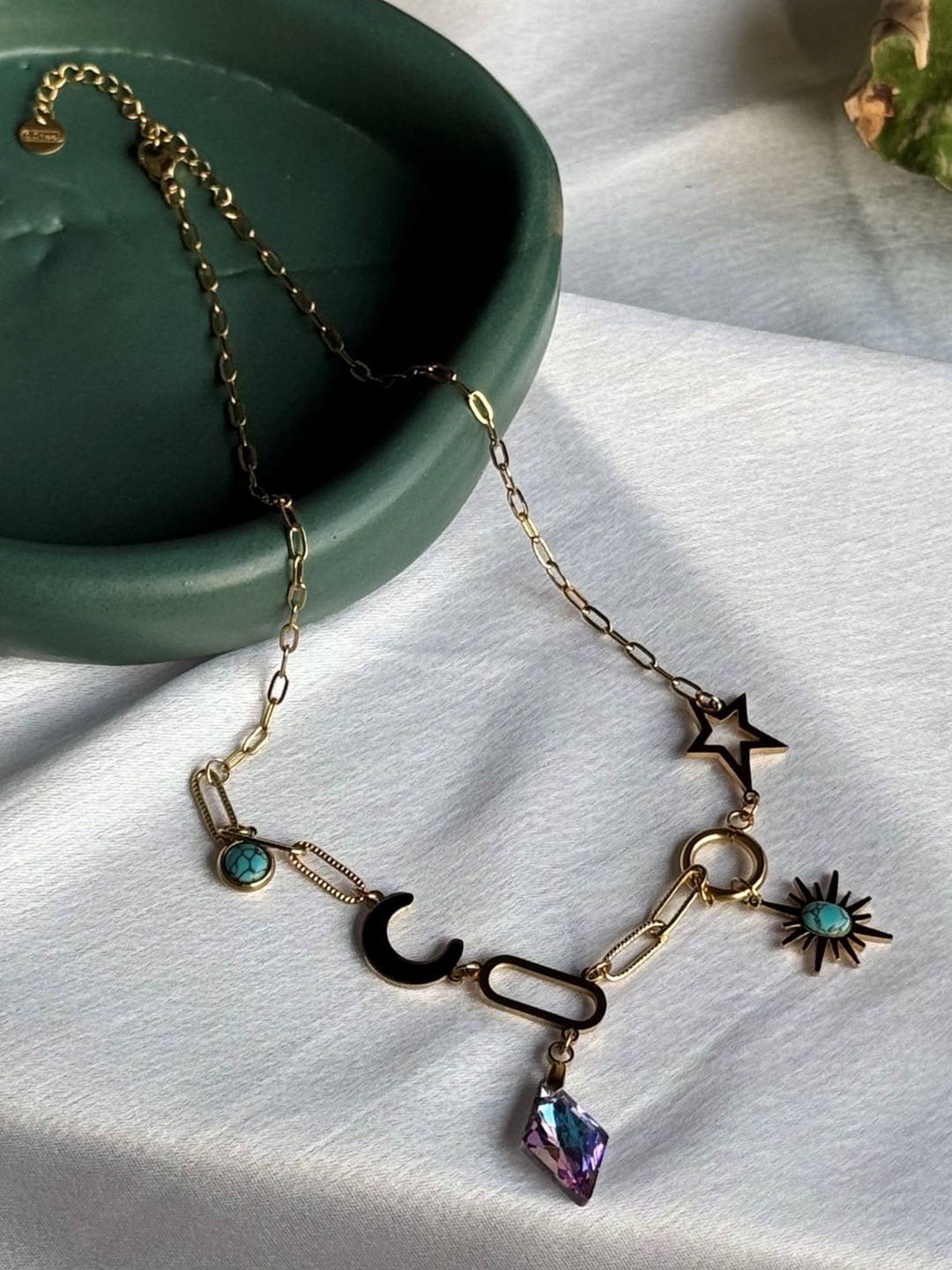 

The Jewellery Tale Gold-Plated Link Chain With Charms