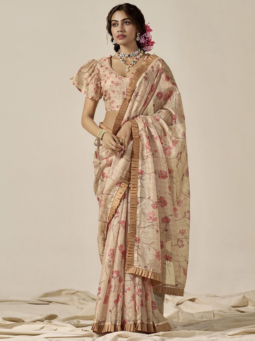 

Mitera Floral Saree, Cream