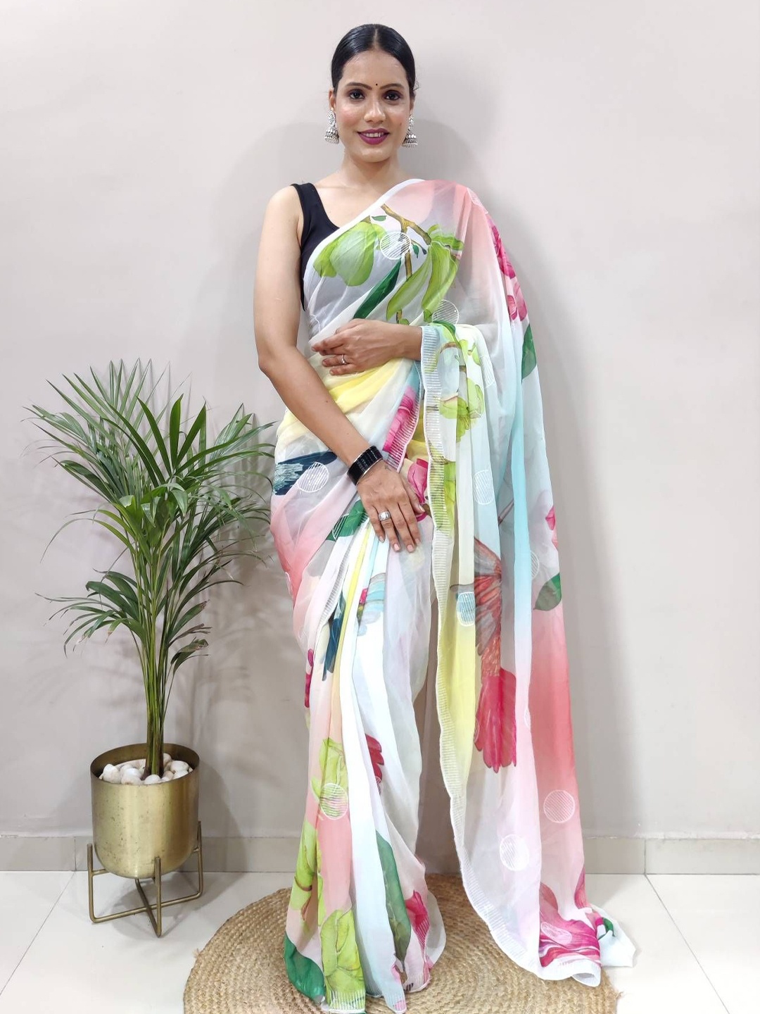 

DIVASTRI Floral Pure Georgette Kanjeevaram Saree, White