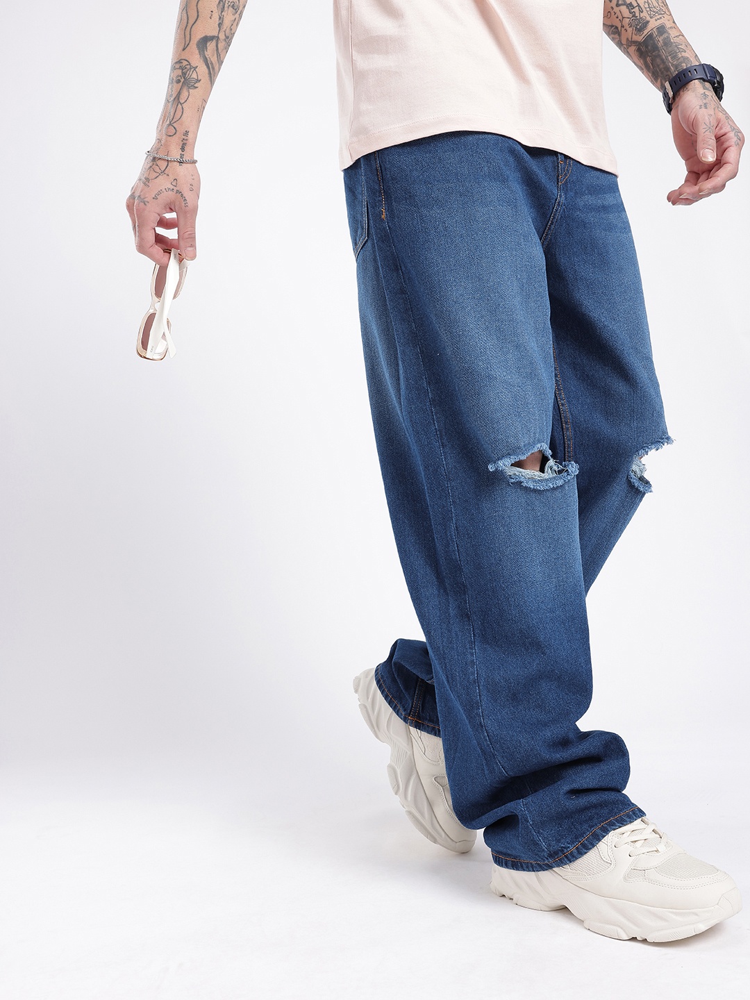 

glitchez Men Urban Rizz Wide Leg Mildly Distressed Light Fade Jeans, Blue
