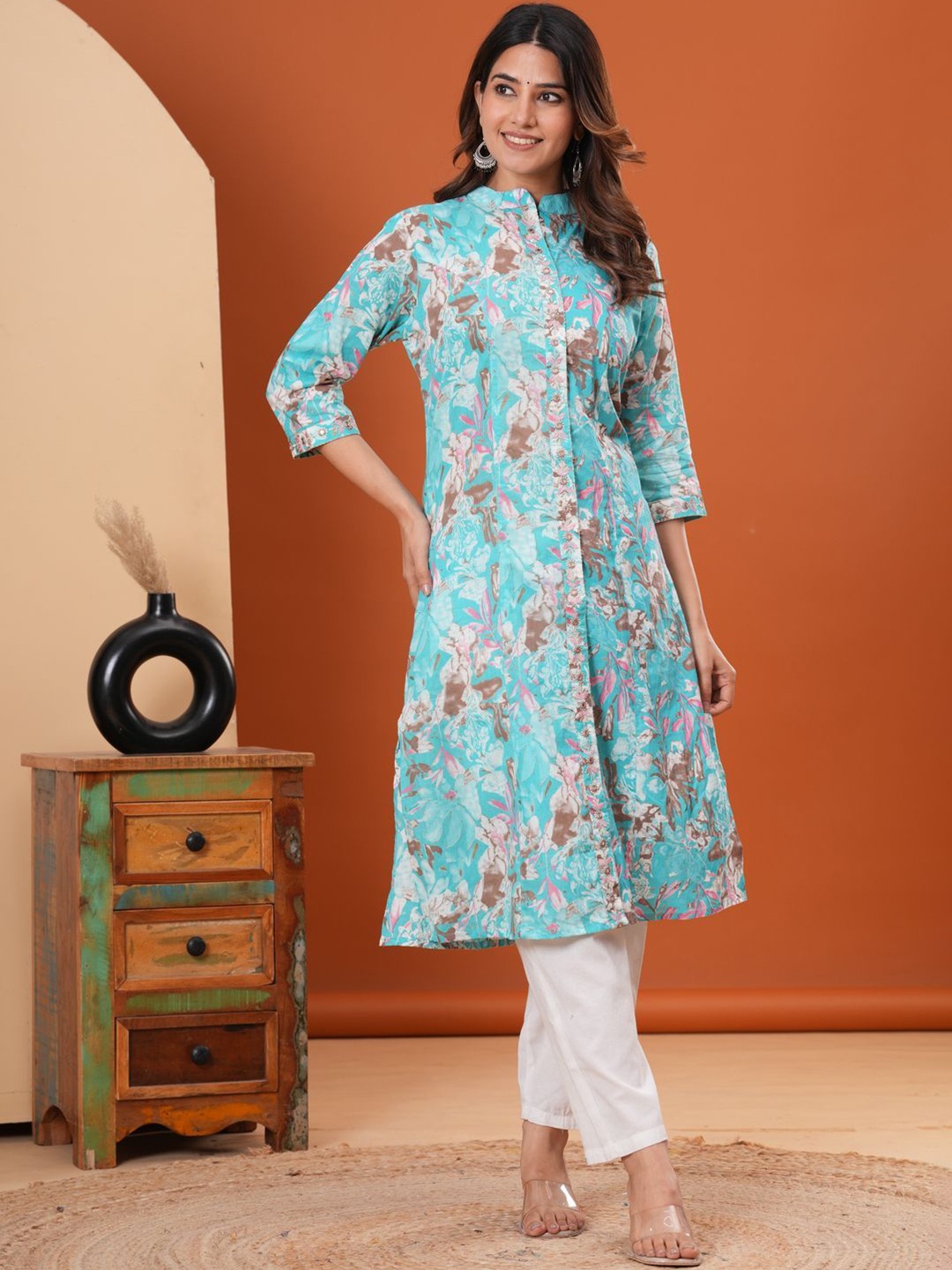 

AADIVAA Floral Printed Mandarin Collar Straight Kurta, Blue