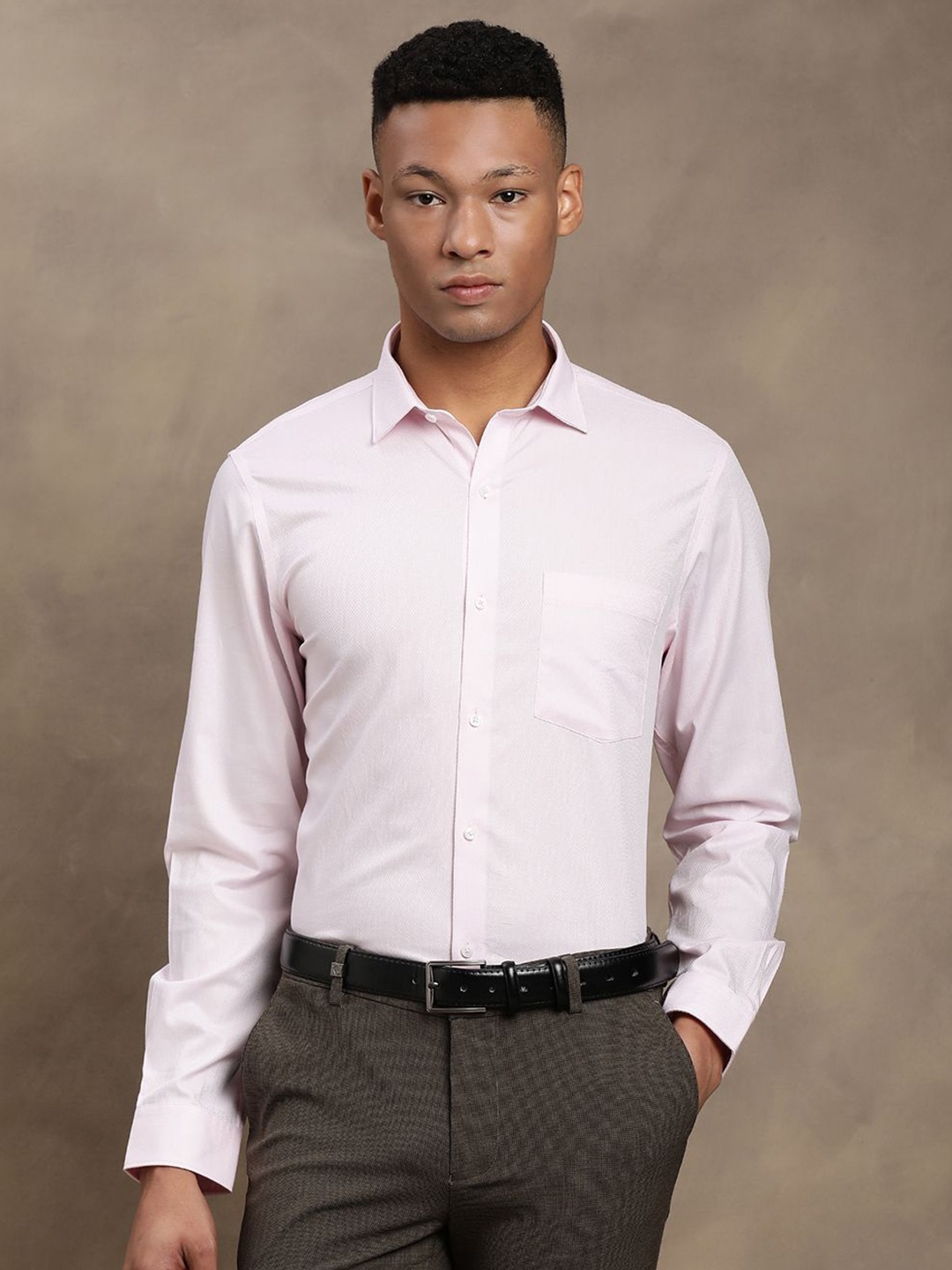 

Turtle Men Standard Slim Fit Opaque Formal Shirt, Pink