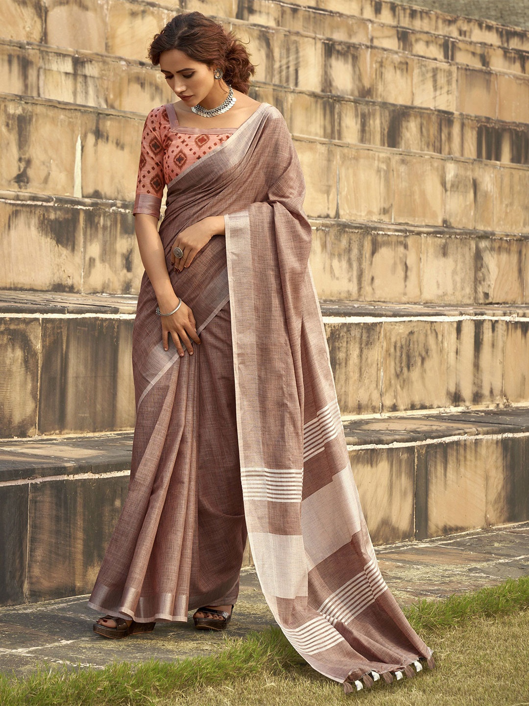 

DIVASTRI Zari Linen Blend Saree, Mauve