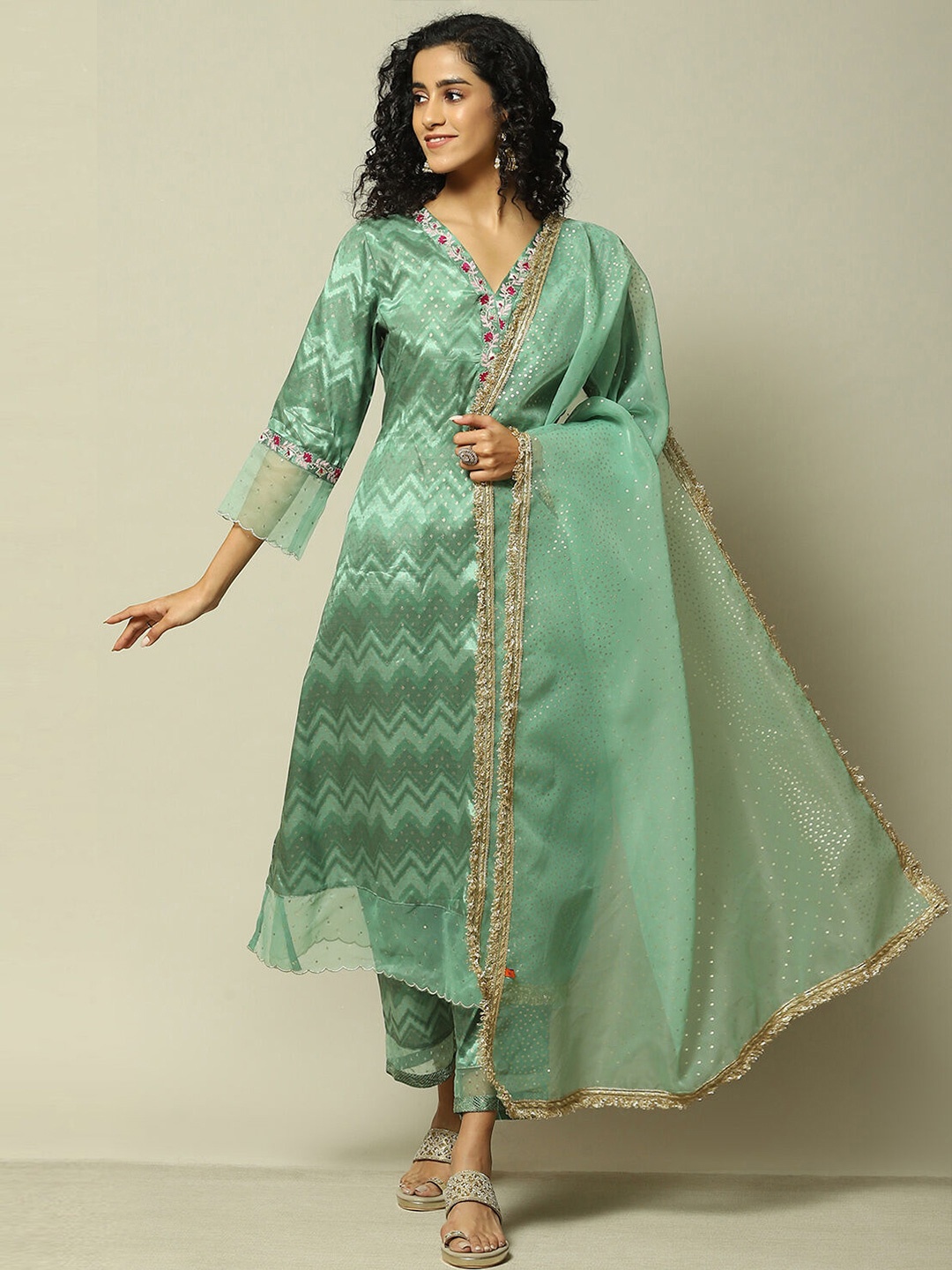 

Rangriti Women Floral Printed Regular Kurta with Palazzos & With Dupatta, Green