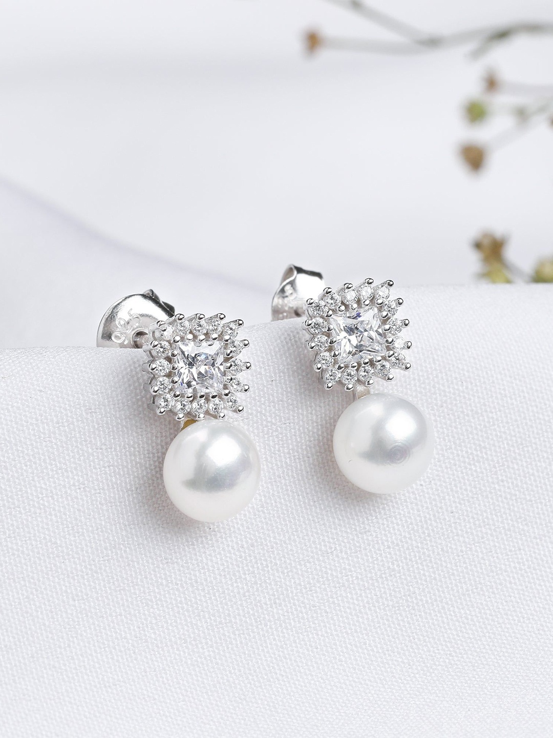 

GIVA 925 Sterling Silver Rhodium-Plated Zircon Studded & Pearls Beaded Circular Studs