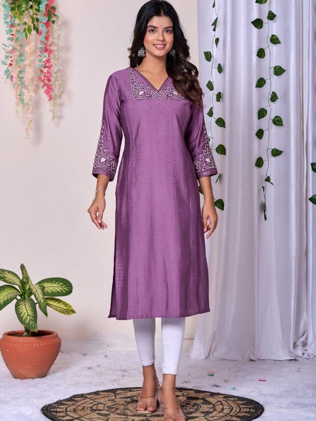

AUTUMN LANE Floral Embroidered V-Neck Straight Kurta, Mauve