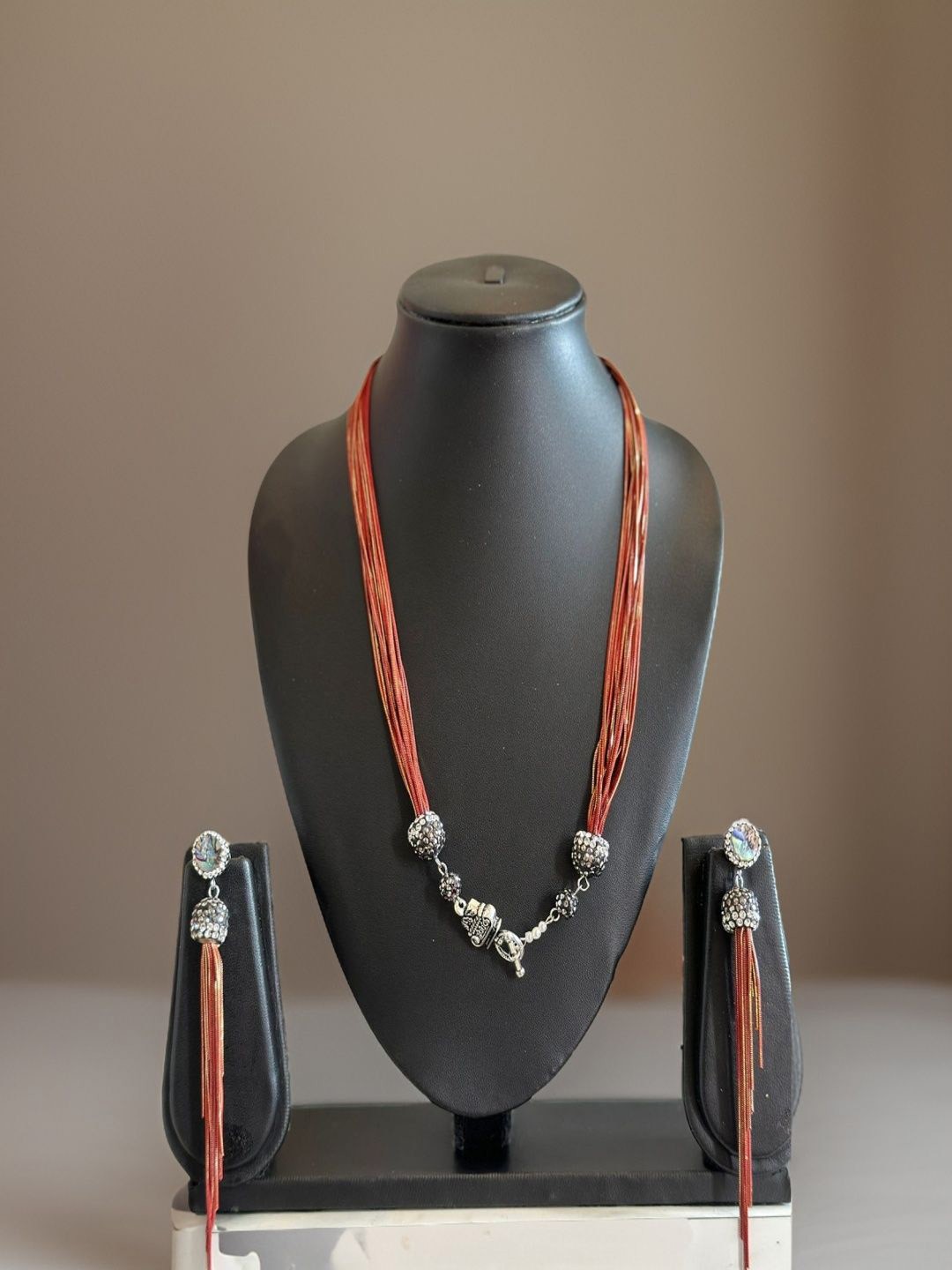 

Stridhan Stainless Steel Stone-Studded & Beaded Jewellery Set, Silver