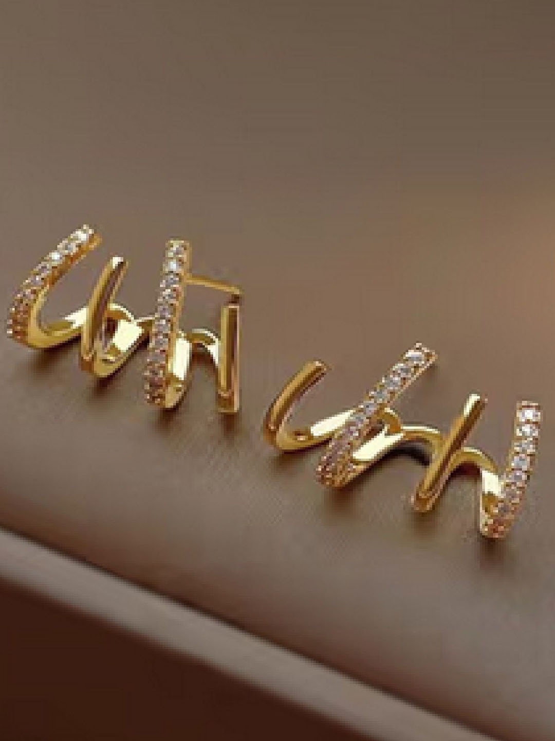 

Crazy Fashion Stainless Steel Circular Artificial Stones Studded Studs, Gold