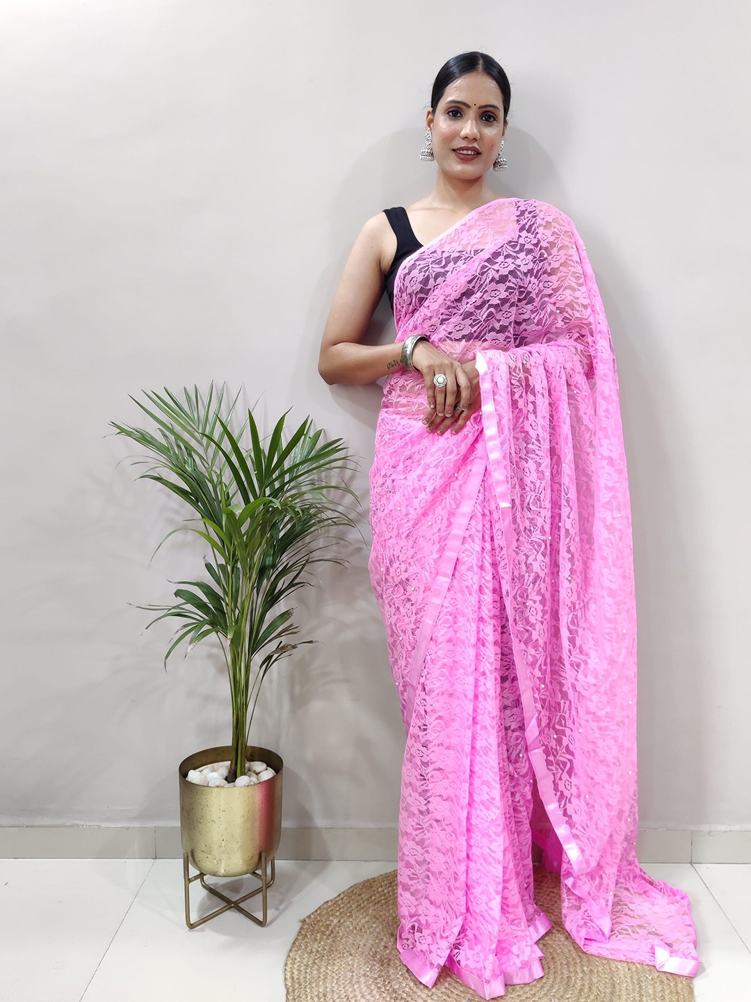 

DIVASTRI Floral Net Saree, Pink